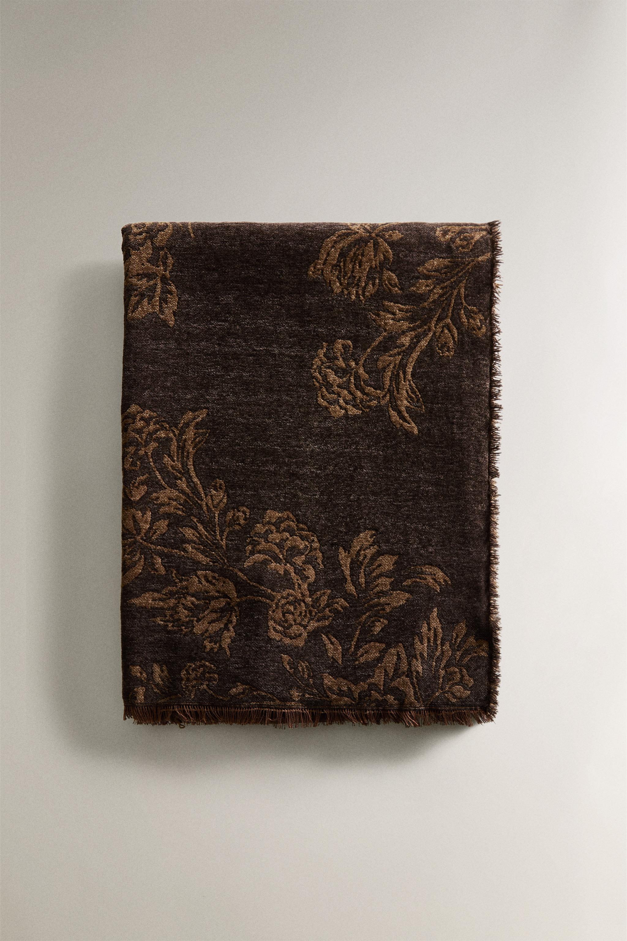 COUVERTURE CHENILLE JACQUARD